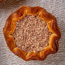 Load image into Gallery viewer, Marble Chocolate and Vanilla Eggs Tart